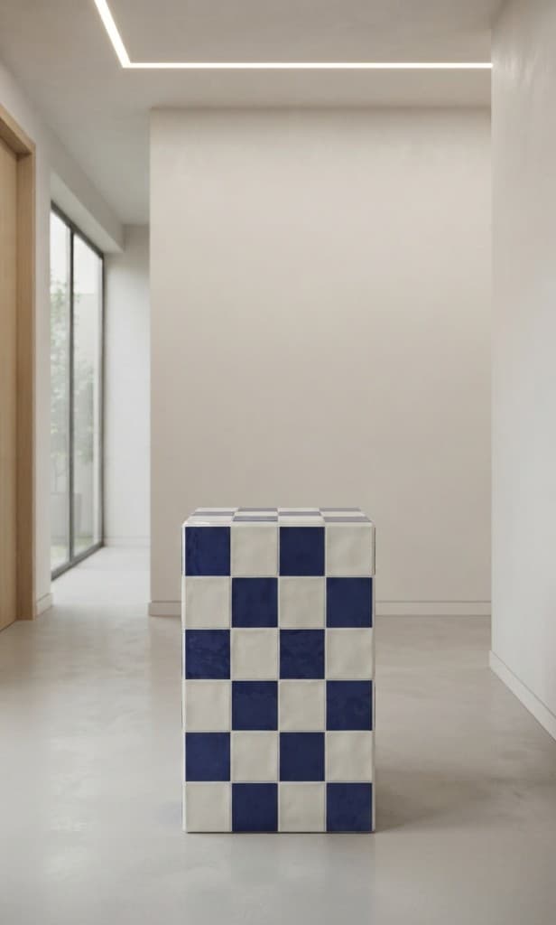 Mosaic sto od keramike u plavo-belom dezenu